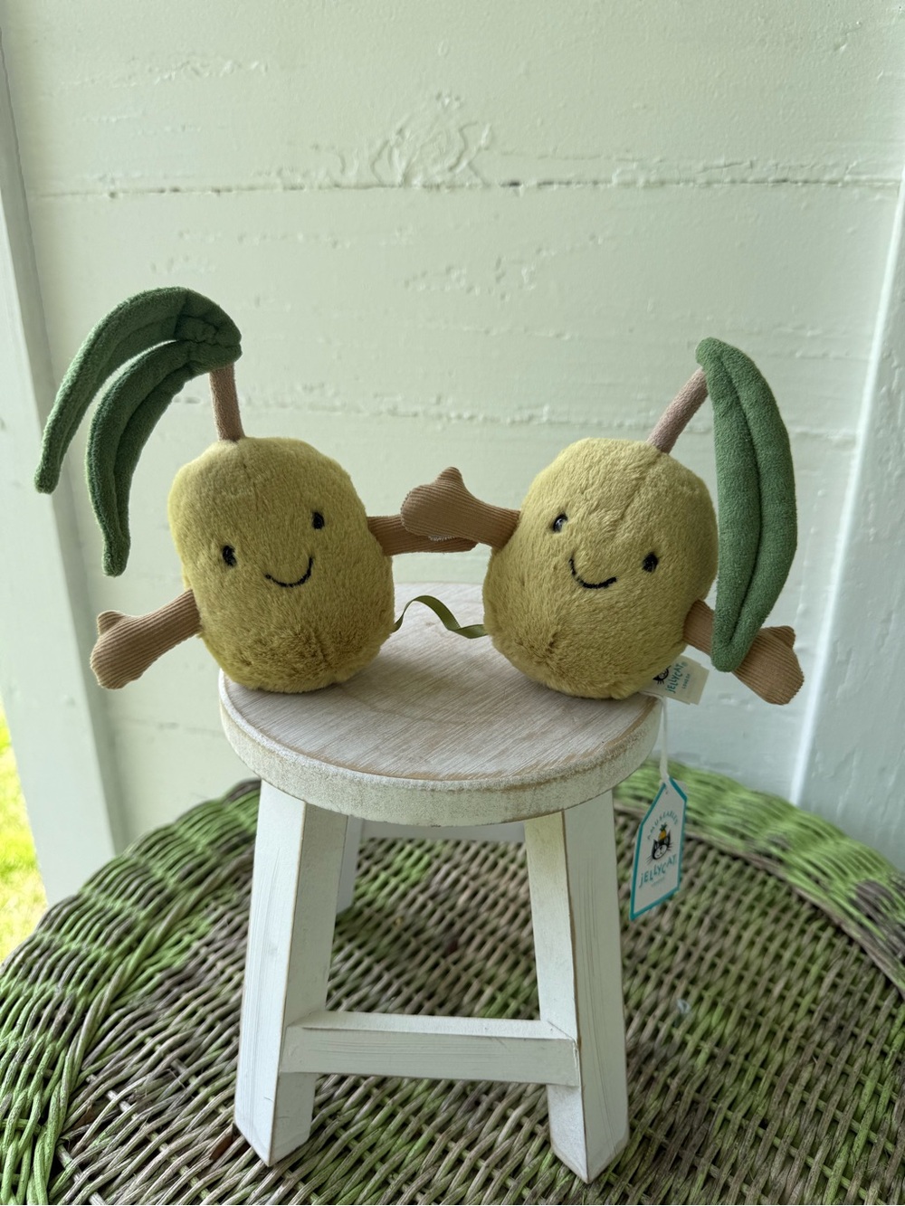 JELLYCAT AMUSEABLES PAIR OF OLIVES